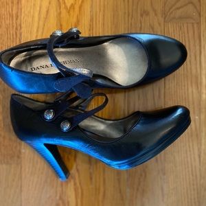 Womens Dana Buchman heels. New. 7.5